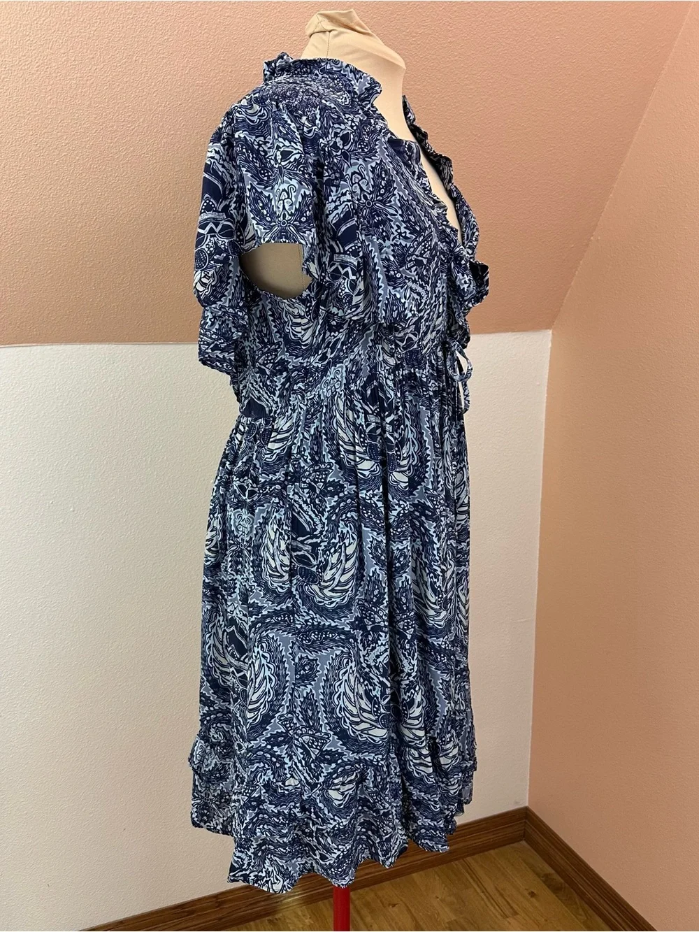 Sundance 100% Viscose Dress Womens L Blue Paisley Flutter Sleeve Empire Waist